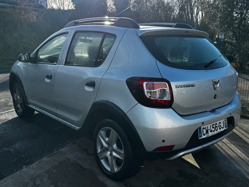 DACIA SANDERO STEPWAY EN L'ETAT POUR PRO DEMARRE ET ROULE