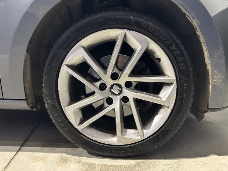 SEAT LEON 2.0 TDI 150ch FR DSG - TOIT OUVRANT / DISTRI A JOUR