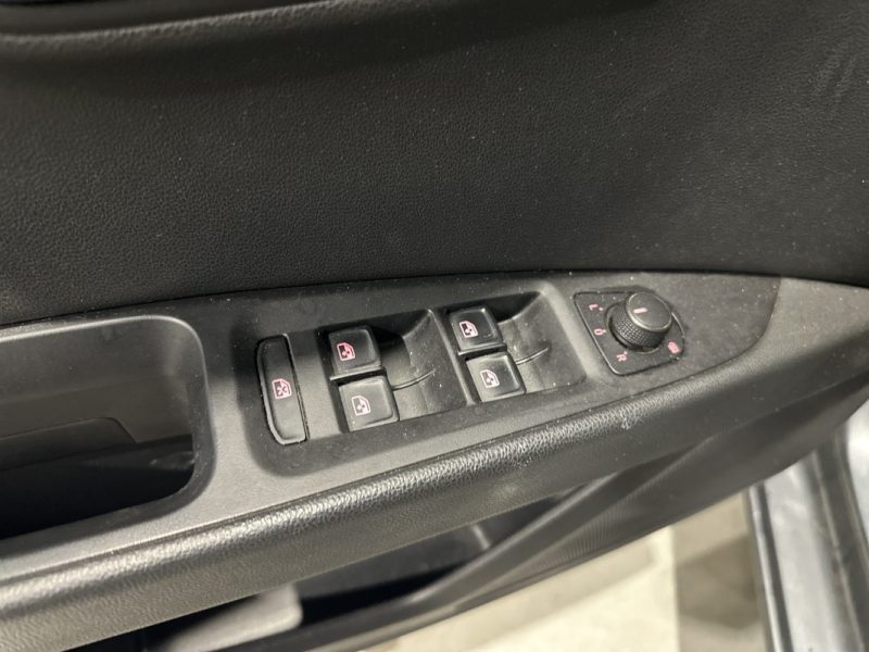 SEAT LEON 2.0 TDI 150ch FR DSG - TOIT OUVRANT / DISTRI A JOUR