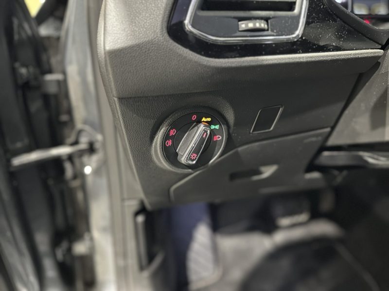 SEAT LEON 2.0 TDI 150ch FR DSG - TOIT OUVRANT / DISTRI A JOUR