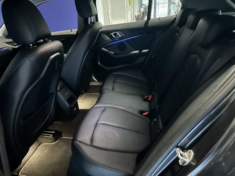 BMW SÉRIE 1 118D LUXURY / 134 000kms / LED / CAMÉRA / KEYLESS / CARPLAY / MODE DE CONDUITE