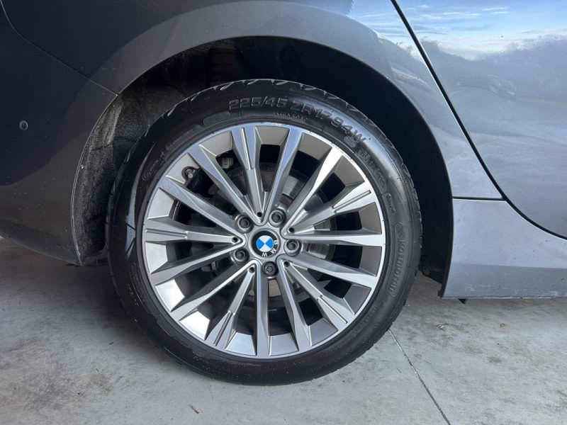 BMW SÉRIE 1 118D LUXURY / 134 000kms / LED / CAMÉRA / KEYLESS / CARPLAY / MODE DE CONDUITE