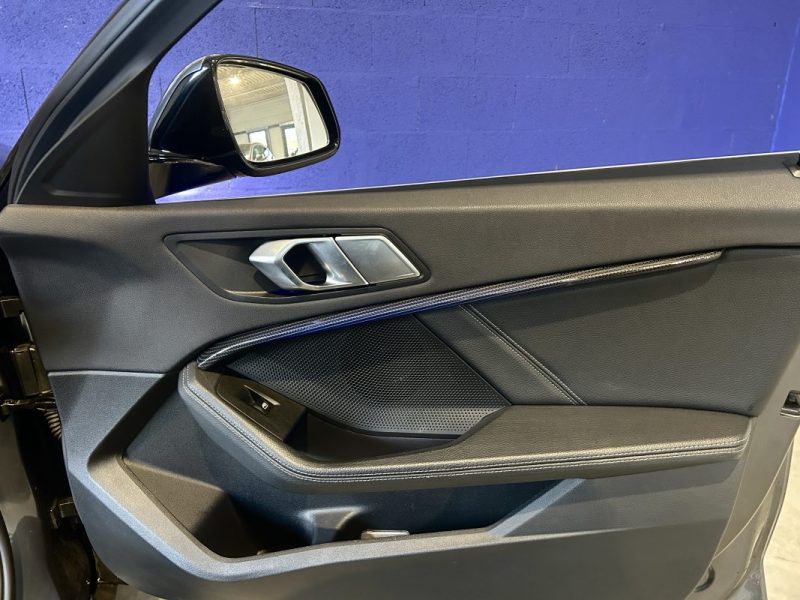 BMW SÉRIE 1 118D LUXURY / 134 000kms / LED / CAMÉRA / KEYLESS / CARPLAY / MODE DE CONDUITE