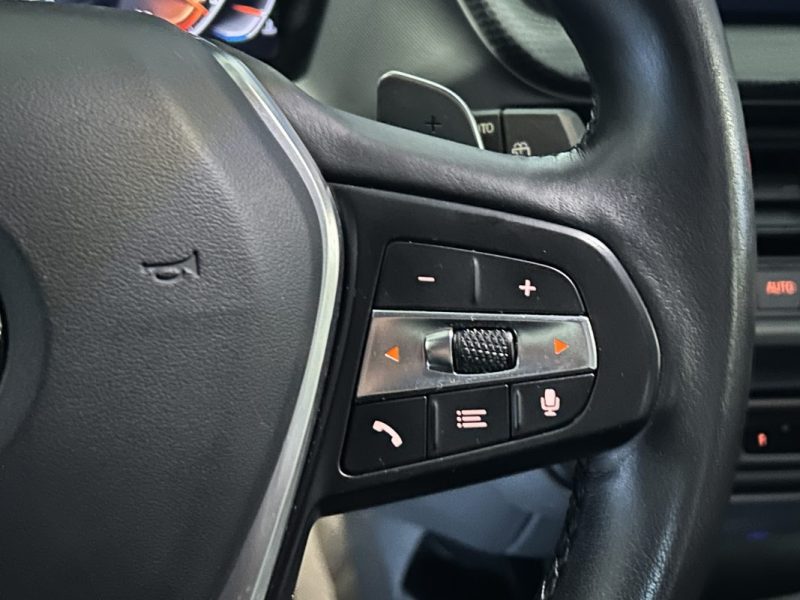 BMW SÉRIE 1 118D LUXURY / 134 000kms / LED / CAMÉRA / KEYLESS / CARPLAY / MODE DE CONDUITE