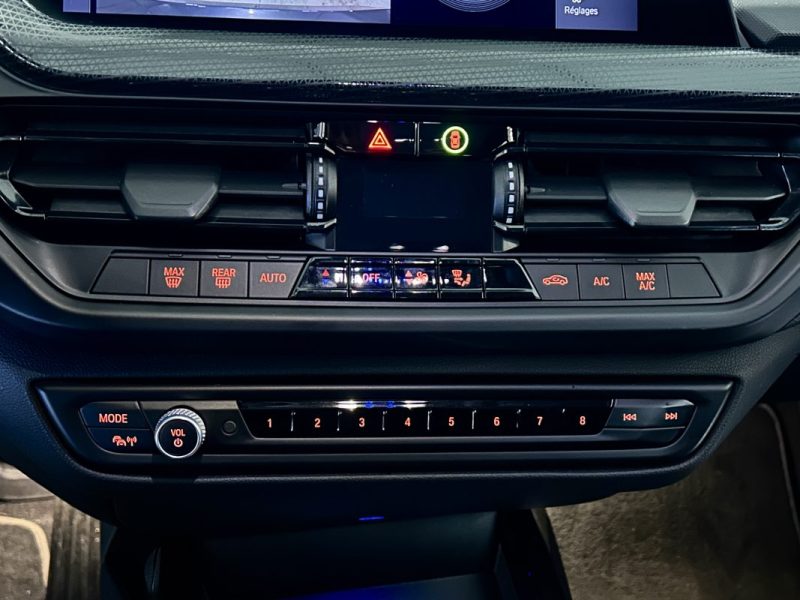 BMW SÉRIE 1 118D LUXURY / 134 000kms / LED / CAMÉRA / KEYLESS / CARPLAY / MODE DE CONDUITE