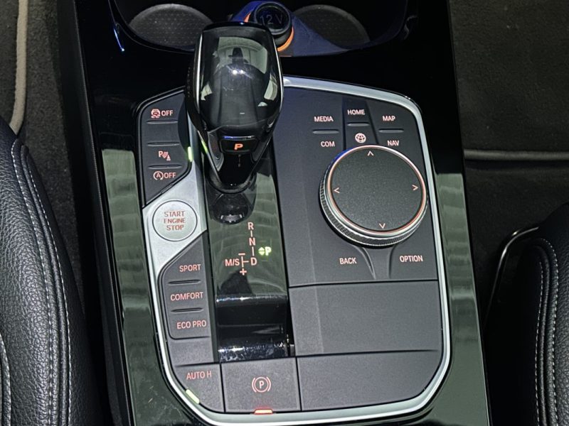 BMW SÉRIE 1 118D LUXURY / 134 000kms / LED / CAMÉRA / KEYLESS / CARPLAY / MODE DE CONDUITE