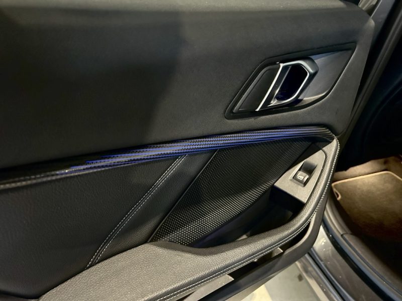 BMW SÉRIE 1 118D LUXURY / 134 000kms / LED / CAMÉRA / KEYLESS / CARPLAY / MODE DE CONDUITE