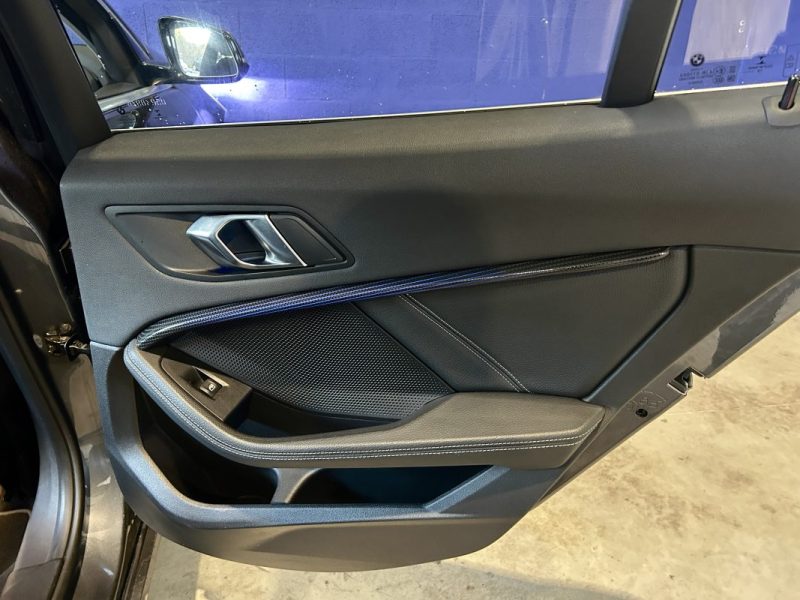 BMW SÉRIE 1 118D LUXURY / 134 000kms / LED / CAMÉRA / KEYLESS / CARPLAY / MODE DE CONDUITE