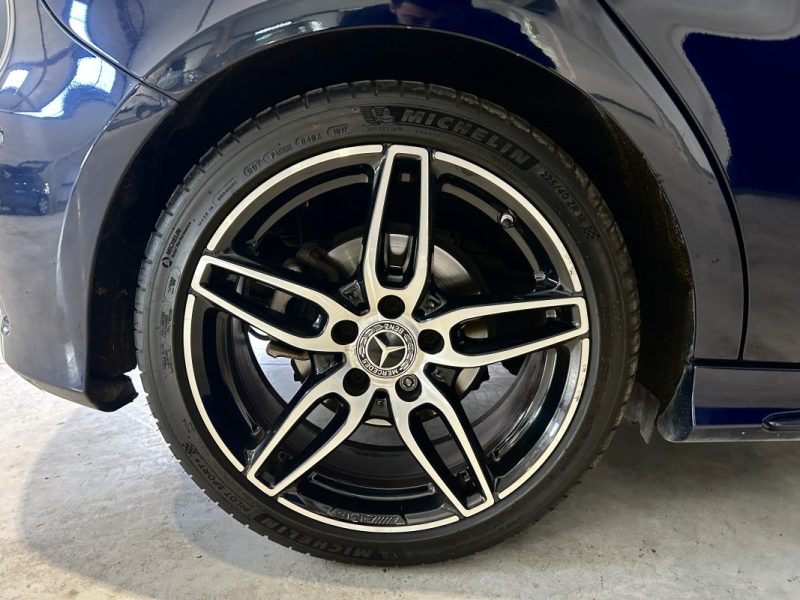 MERCEDES CLASSE A FASCINATION 200D /111 000KMS / CAMÉRA / APPLE CARPLAY / TOIT OUVRANT / SIÈGES ELEC