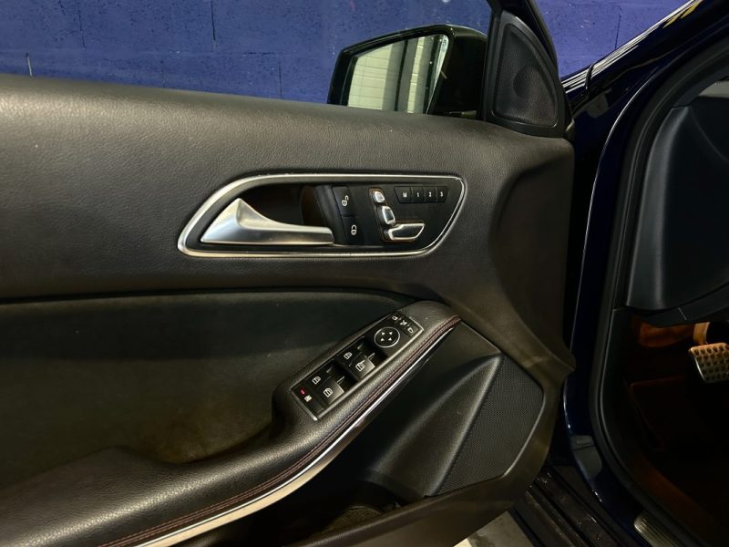 MERCEDES CLASSE A FASCINATION 200D /111 000KMS / CAMÉRA / APPLE CARPLAY / TOIT OUVRANT / SIÈGES ELEC