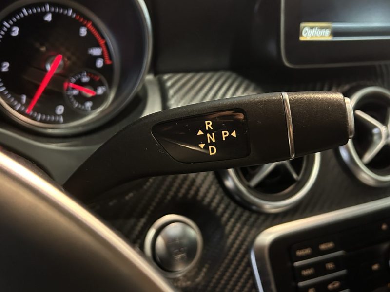 MERCEDES CLASSE A FASCINATION 200D /111 000KMS / CAMÉRA / APPLE CARPLAY / TOIT OUVRANT / SIÈGES ELEC