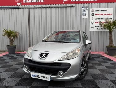 PEUGEOT 207 PREMIUM 1.4i 88 CV BVA FAIBLE KILOMETRAGE GARANTIE 12 MOIS 