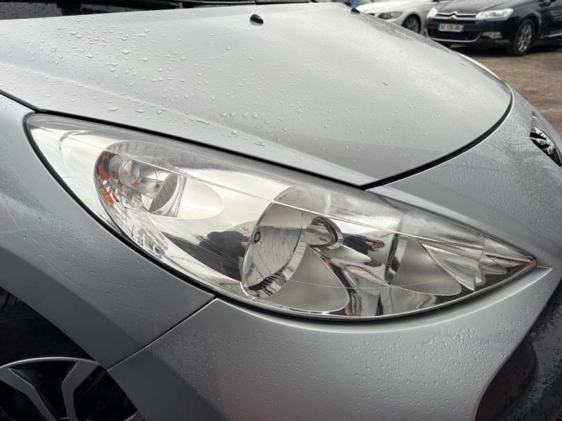 PEUGEOT 207 PREMIUM 1.4i 88 CV BVA FAIBLE KILOMETRAGE GARANTIE 12 MOIS 