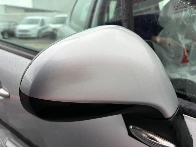 PEUGEOT 207 PREMIUM 1.4i 88 CV BVA FAIBLE KILOMETRAGE GARANTIE 12 MOIS 