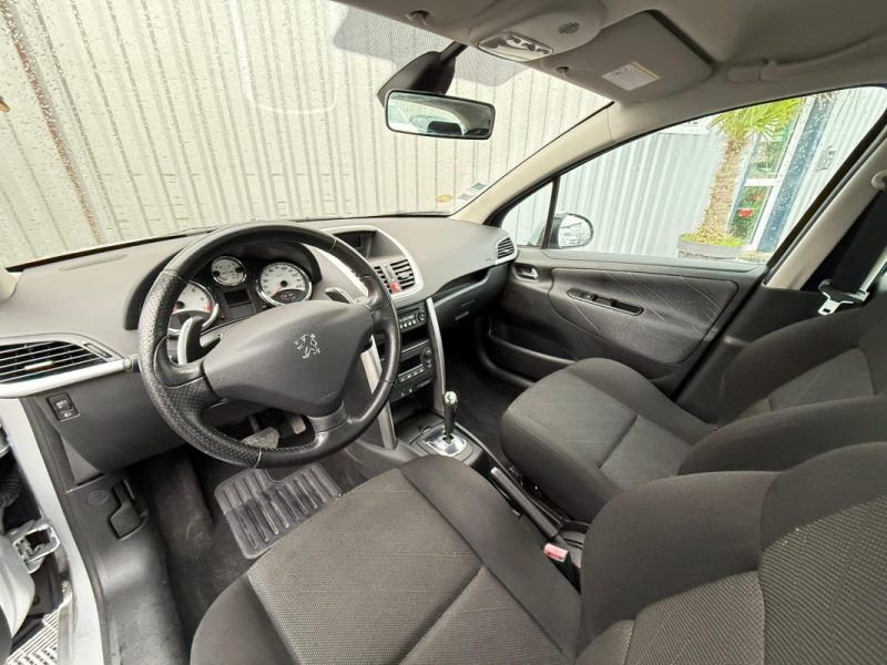 PEUGEOT 207 PREMIUM 1.4i 88 CV BVA FAIBLE KILOMETRAGE GARANTIE 12 MOIS 