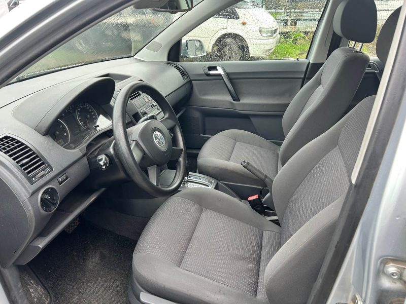 VOLKSWAGEN POLO  2004