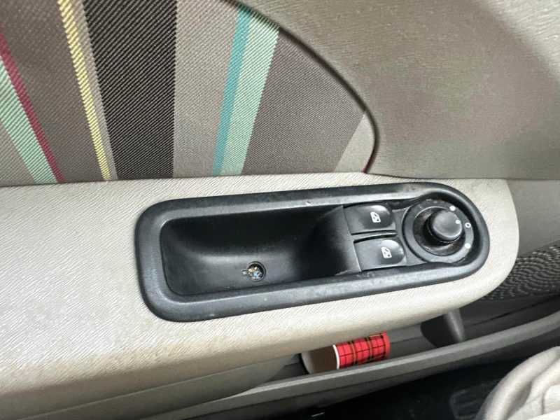 RENAULT TWINGO II 1.5 DCI 85CH INITIALE ECO² 2012