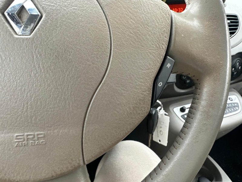 RENAULT TWINGO II 1.5 DCI 85CH INITIALE ECO² 2012