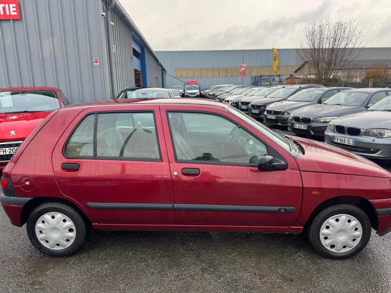RENAULT CLIO  PH2 1.4 75CV BVA 1997