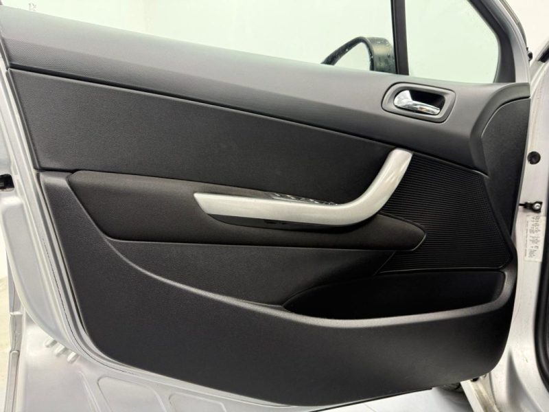 PEUGEOT 308 SW 2.0 HDI PREMIUM BVA 