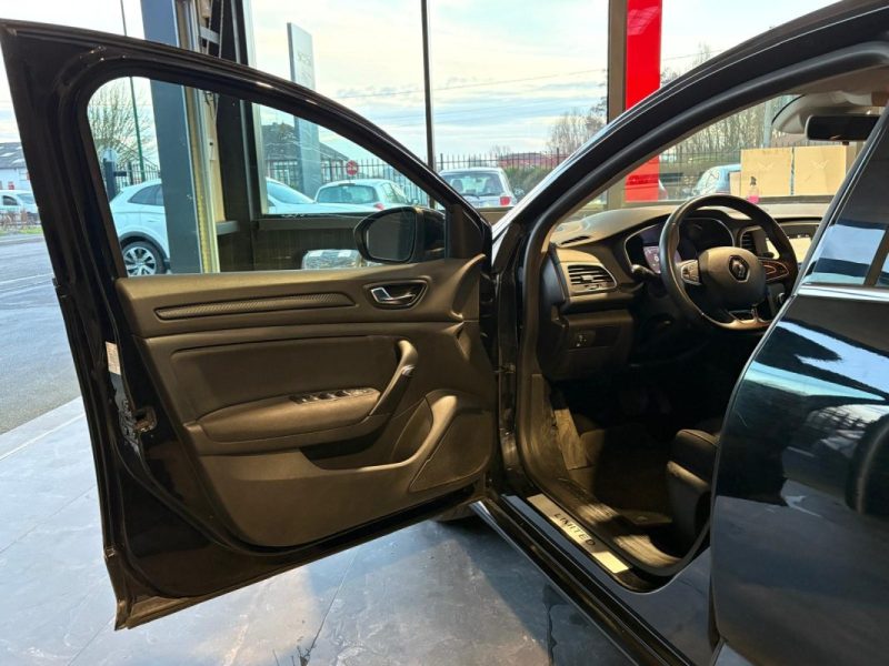 Mégane IV 1.3 TCe 140ch 🚗 Limited ✨ Caméra 🔙 Attelage 🔗 Reprise 🔄 Garantie 🛡️