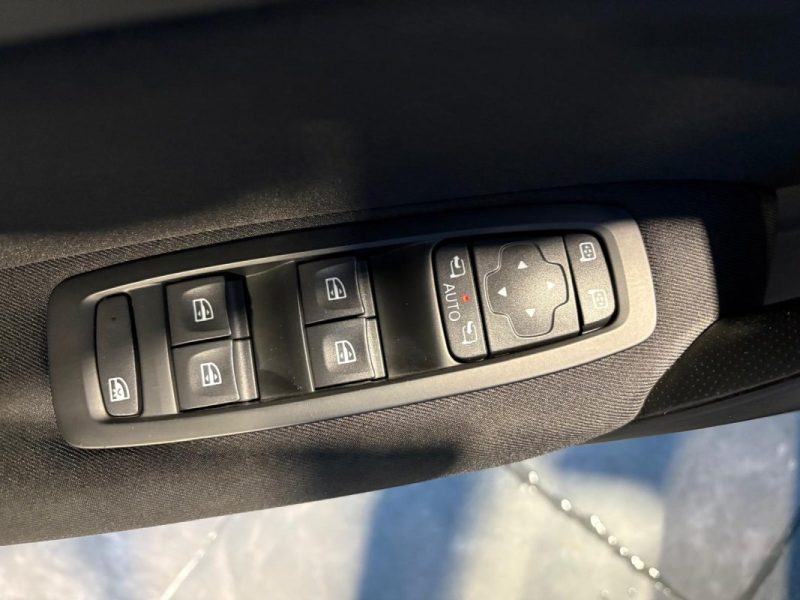 Mégane IV 1.3 TCe 140ch 🚗 Limited ✨ Caméra 🔙 Attelage 🔗 Reprise 🔄 Garantie 🛡️