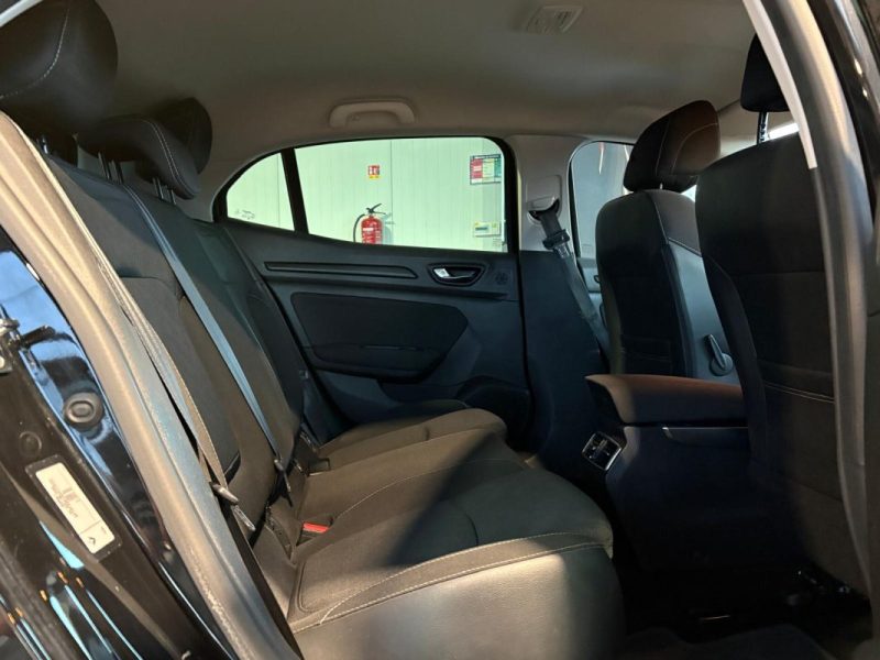 Mégane IV 1.3 TCe 140ch 🚗 Limited ✨ Caméra 🔙 Attelage 🔗 Reprise 🔄 Garantie 🛡️