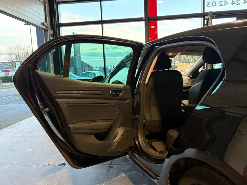 Mégane IV 1.3 TCe 140ch 🚗 Limited ✨ Caméra 🔙 Attelage 🔗 Reprise 🔄 Garantie 🛡️