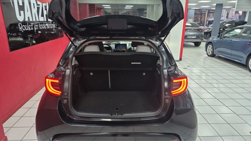 TOYOTA YARIS 4 HYBRIDE 116cv ICONIC/1 ERE MAIN/TVA RECUPERABLE