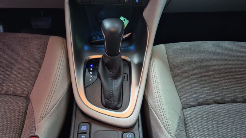 TOYOTA YARIS 4 HYBRIDE 116cv ICONIC/1 ERE MAIN/TVA RECUPERABLE