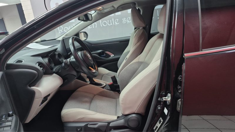 TOYOTA YARIS 4 HYBRIDE 116cv ICONIC/1 ERE MAIN/TVA RECUPERABLE