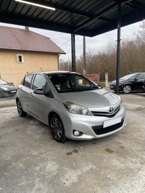 TOYOTA  YARIS 1.3I YARIS 100 VVT 2013