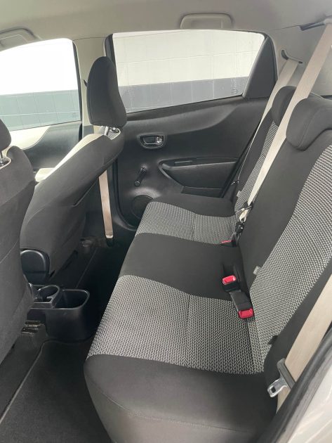 TOYOTA  YARIS 1.3I YARIS 100 VVT 2013