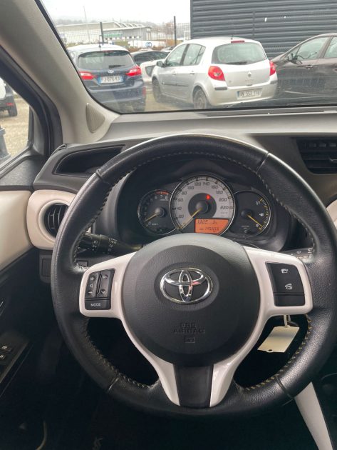 TOYOTA  YARIS 1.3I YARIS 100 VVT 2013