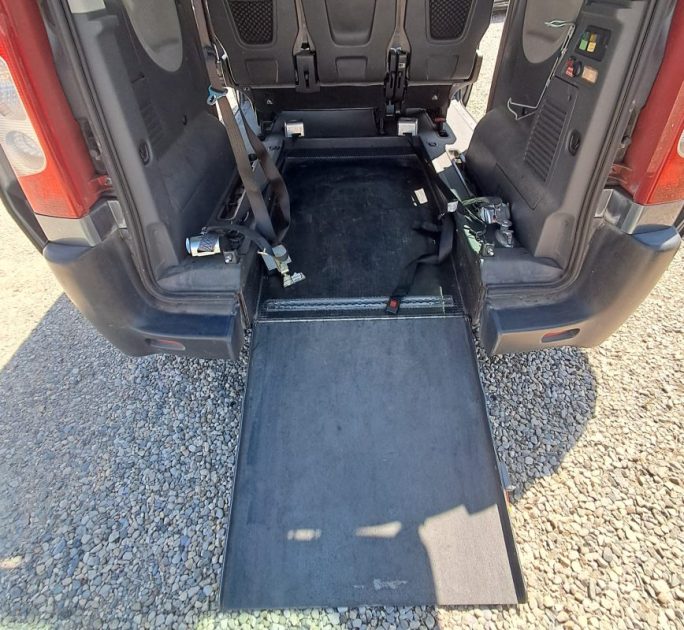 PEUGEOT EXPERT TEPEE COURT 2.0 HDI 120 CONFORT 9P 2012