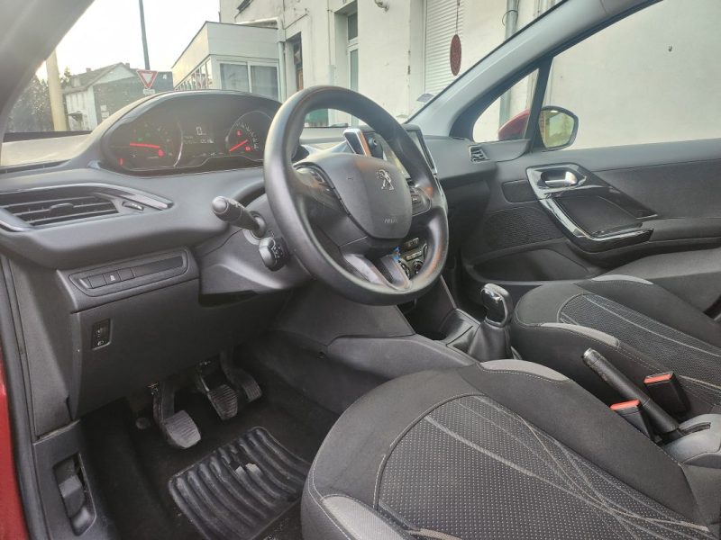 PEUGEOT 208 HDI ALLURE