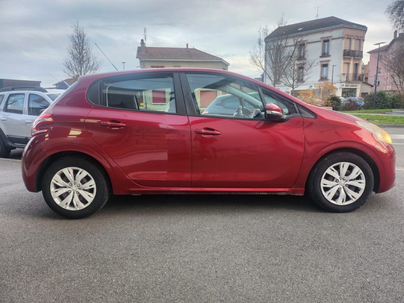 PEUGEOT 208 HDI ALLURE