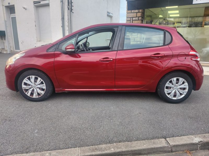 PEUGEOT 208 HDI ALLURE