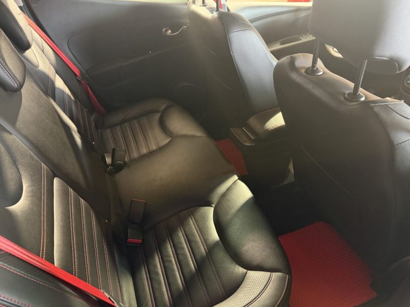 RENAULT CLIO IV RS TROPHY 1.6 220cv EDC - AKRAPOVIC - CUIR - RS MONITOR - SIEGES CHAUFFANTS  