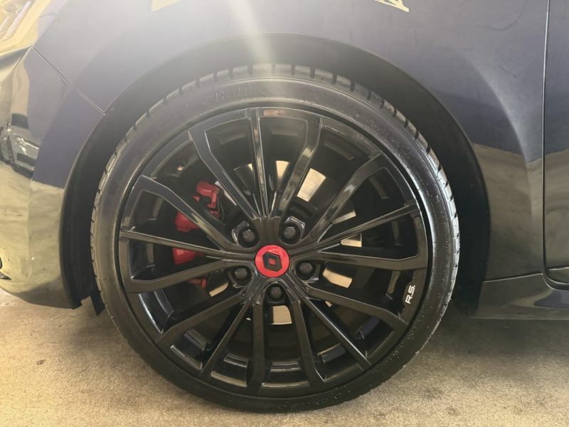 RENAULT CLIO IV RS TROPHY 1.6 220cv EDC - AKRAPOVIC - CUIR - RS MONITOR - SIEGES CHAUFFANTS  