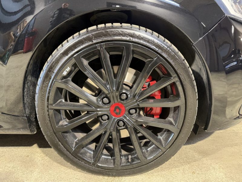 RENAULT CLIO IV RS TROPHY 1.6 220cv EDC - AKRAPOVIC - CUIR - RS MONITOR - SIEGES CHAUFFANTS  