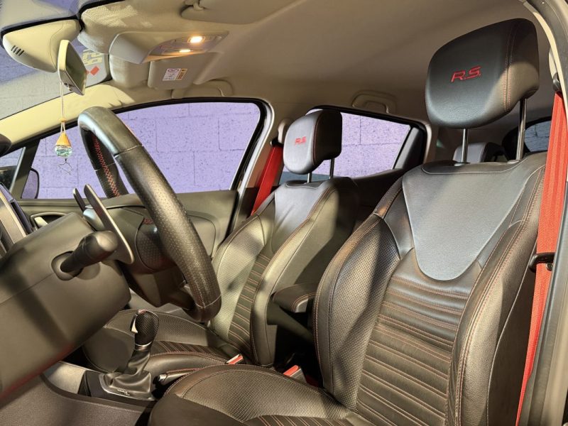 RENAULT CLIO IV RS TROPHY 1.6 220cv EDC - AKRAPOVIC - CUIR - RS MONITOR - SIEGES CHAUFFANTS  