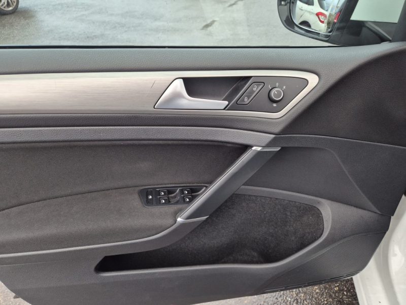 VOLKSWAGEN GOLF VII 1.2 TSI 105 BLUEMOTION TECHNOLOGY CONFORTLINE 2015