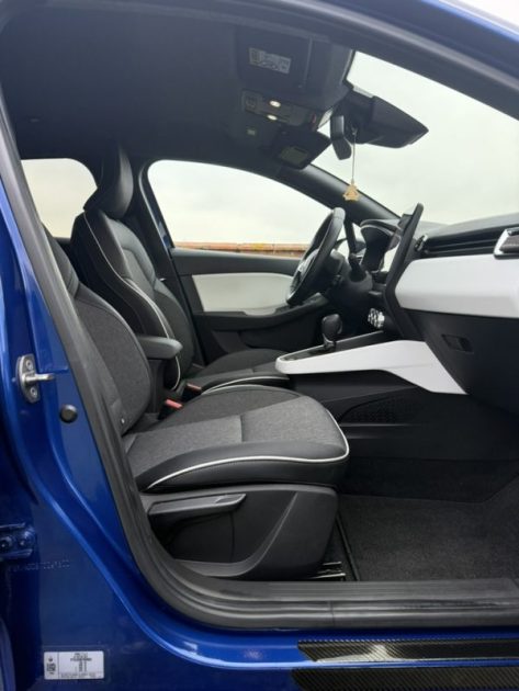  RENAULT CLIO V 1.6 E-Tech full hybrid 145ch INTENS / Apple CarPlay / Feux LED / CAMÉRA DE RECUL