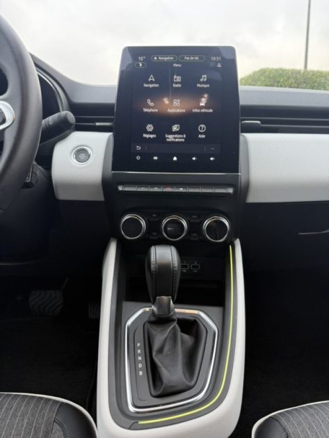  RENAULT CLIO V 1.6 E-Tech full hybrid 145ch INTENS / Apple CarPlay / Feux LED / CAMÉRA DE RECUL