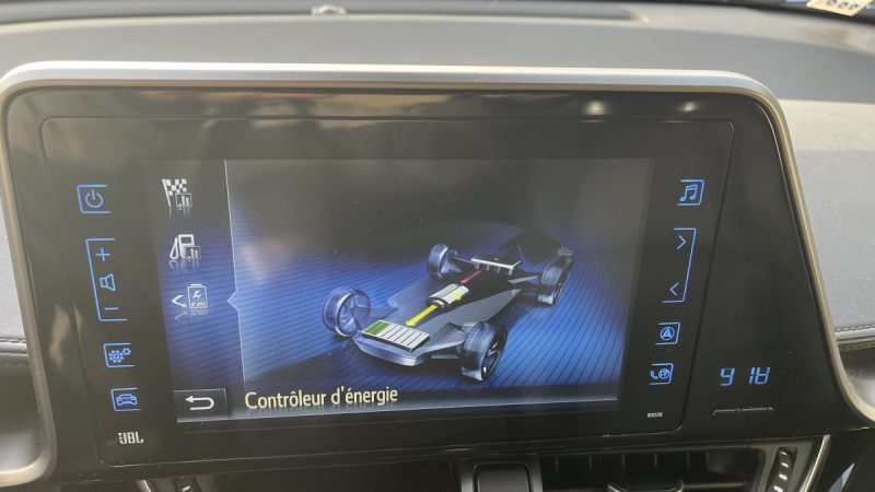 TOYOTA C-HR 122H GRAPHIC 2WD E-CVT RC18 2019