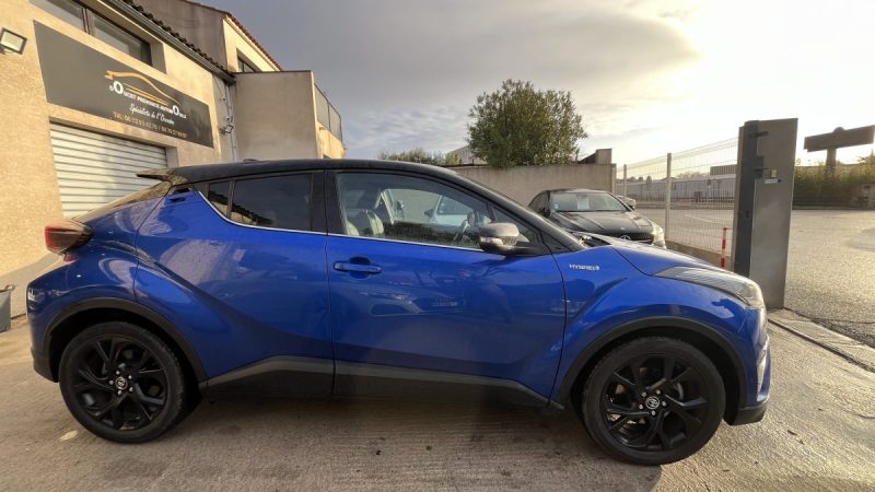 TOYOTA C-HR 122H GRAPHIC 2WD E-CVT RC18 2019