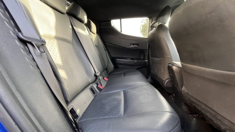 TOYOTA C-HR 122H GRAPHIC 2WD E-CVT RC18 2019