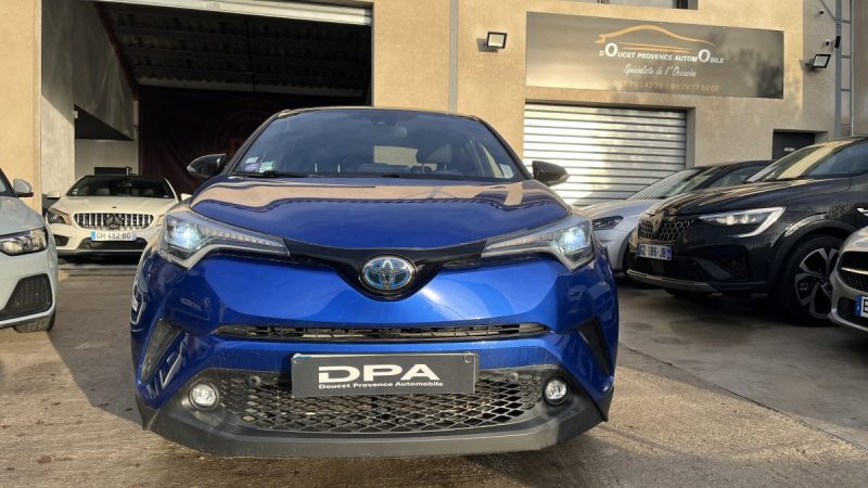 TOYOTA C-HR 122H GRAPHIC 2WD E-CVT RC18 2019