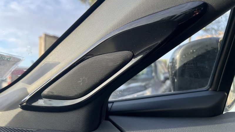 TOYOTA C-HR 122H GRAPHIC 2WD E-CVT RC18 2019